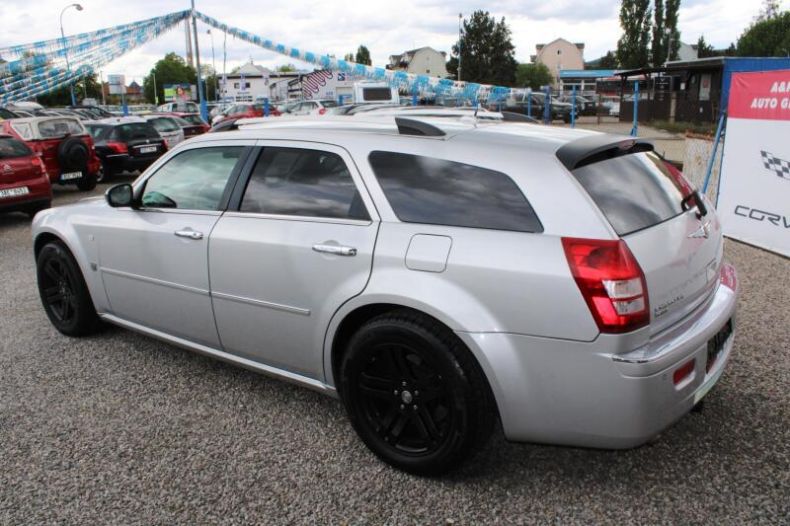 Chrysler 300 - hlavní fotka
