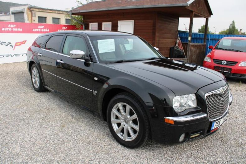 Chrysler 300 - hlavní fotka