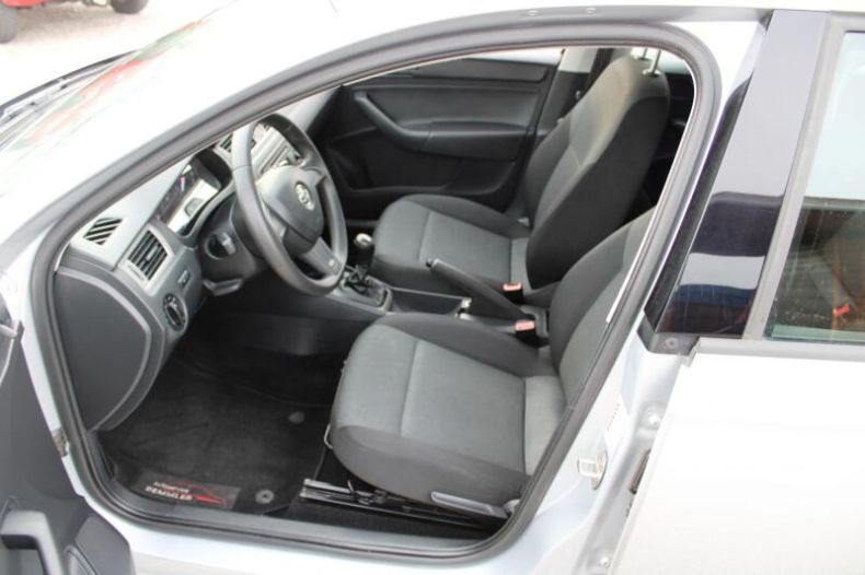 Škoda Rapid - hlavní fotka