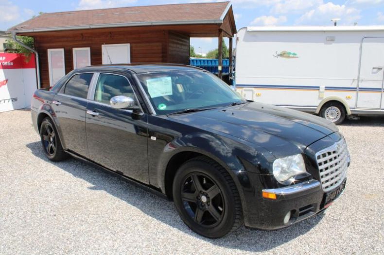 Chrysler 300 - hlavní foto