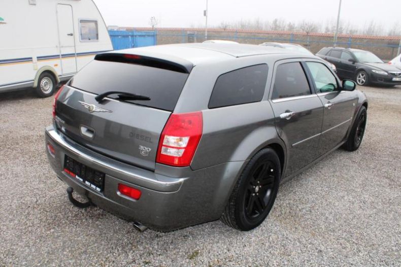 Chrysler 300 - hlavní fotka
