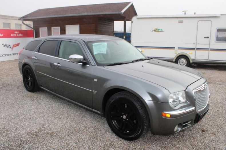 Chrysler 300 - hlavní foto