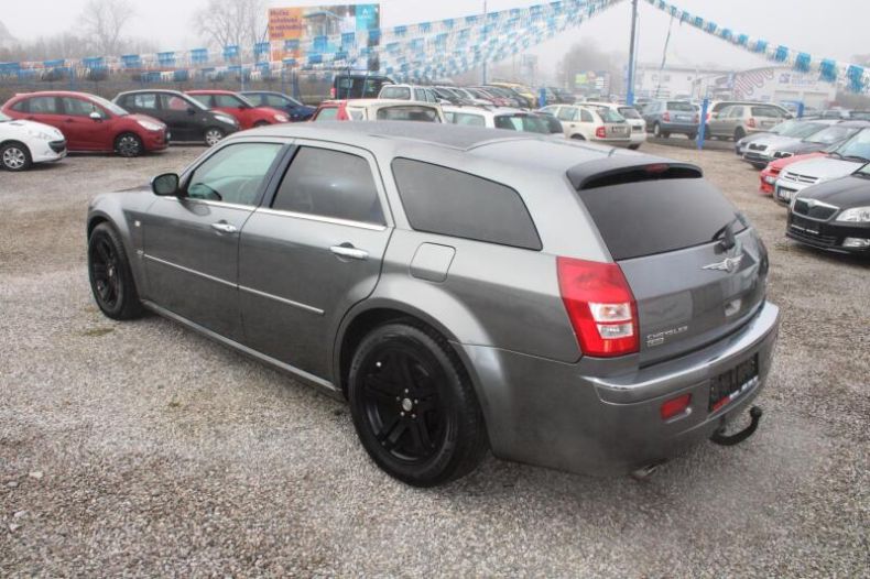 Chrysler 300 - hlavní fotka