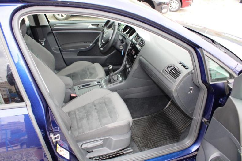 Volkswagen Golf - hlavní fotka