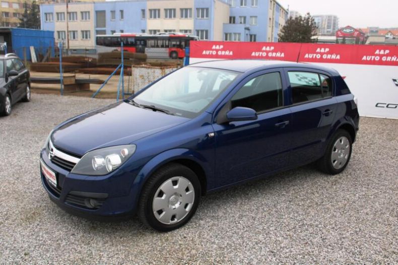 Opel Astra - hlavní fotka