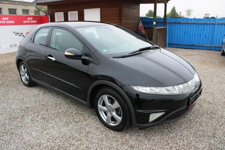 Honda Civic - hlavní foto