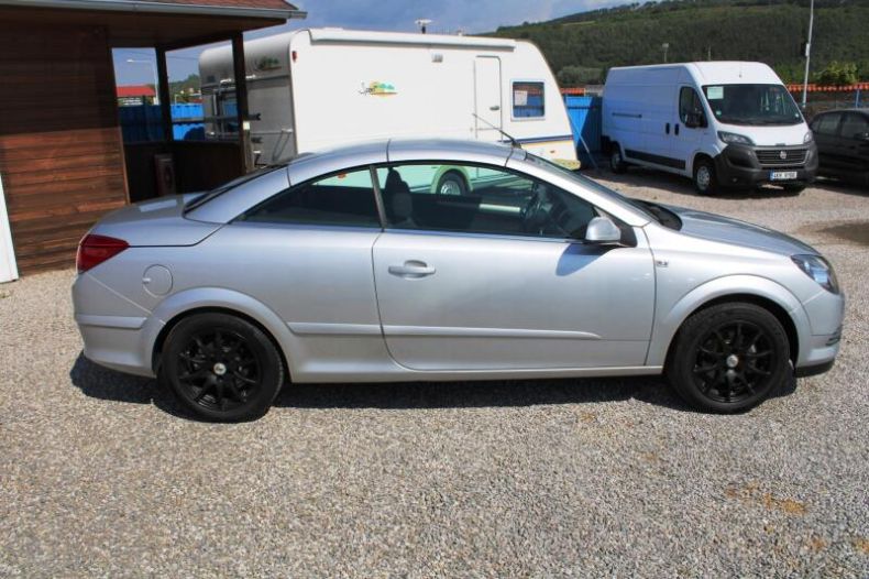 Opel Astra - hlavní fotka