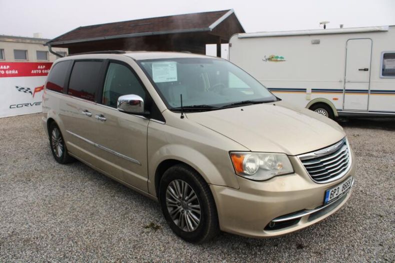 Chrysler Town & Country - hlavní fotka
