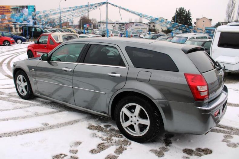 Chrysler 300 - hlavní fotka