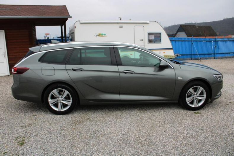 Opel Insignia - hlavní fotka