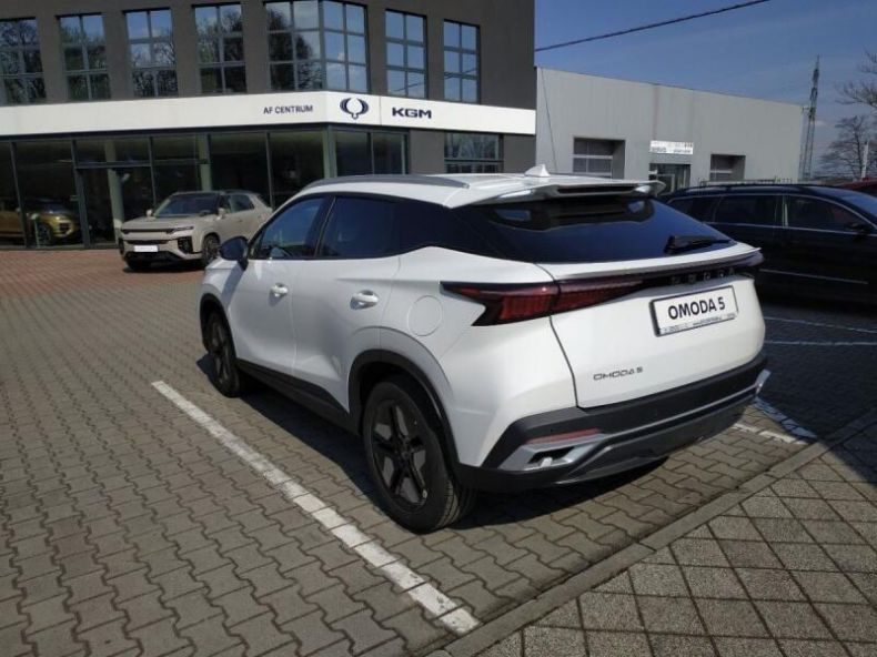 Omoda 5 - hlavní fotka