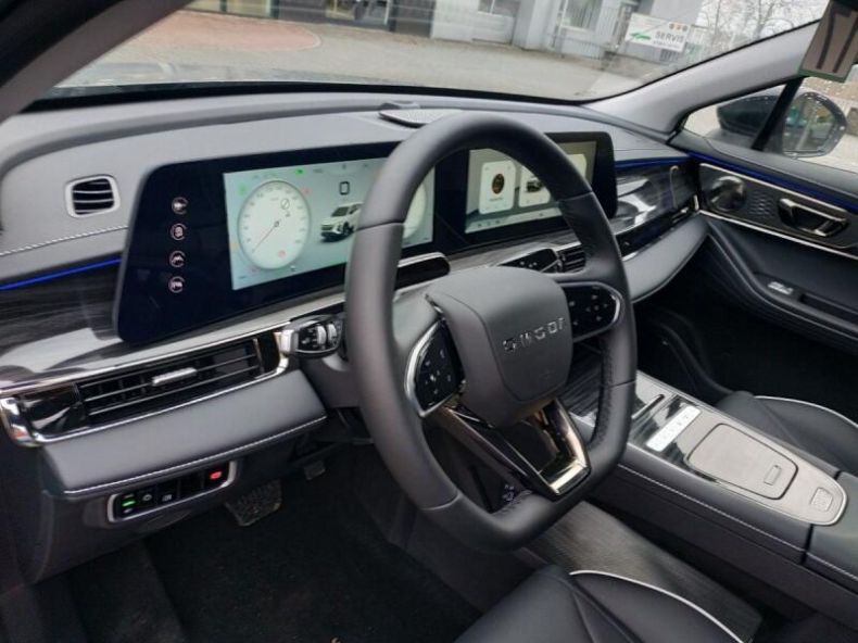 Omoda 5 - hlavní fotka