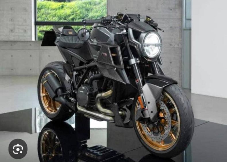 KTM Naked Bike - hlavní foto