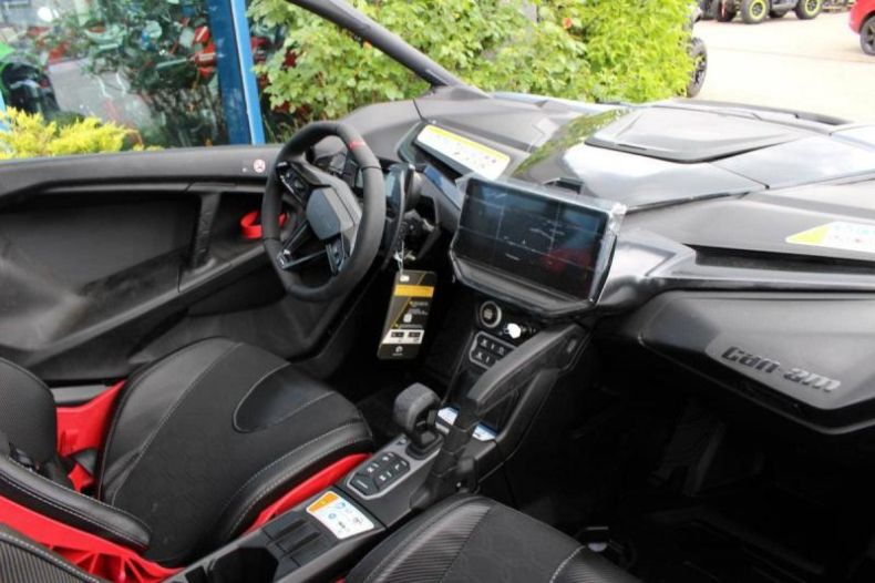 Can-Am Maverick R - hlavní fotka