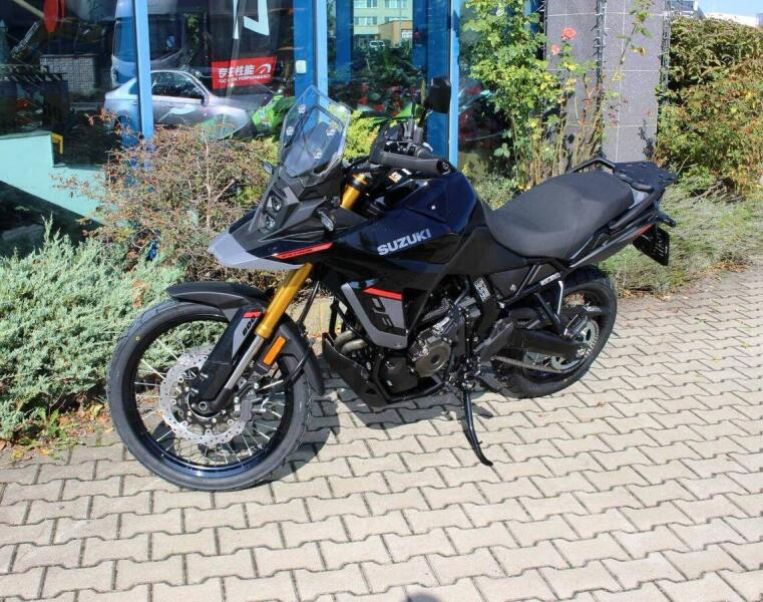 Suzuki V-Strom 800 DE - hlavní foto