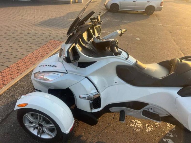 Can-Am Spyder RS-S - hlavní foto