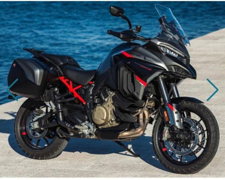 Ducati Multistrada V4 S - hlavní fotka