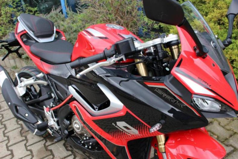 QJ Motor SRK 125 R - hlavní fotka