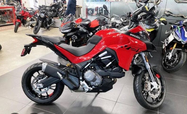 Ducati Multistrada V2 S - hlavní foto