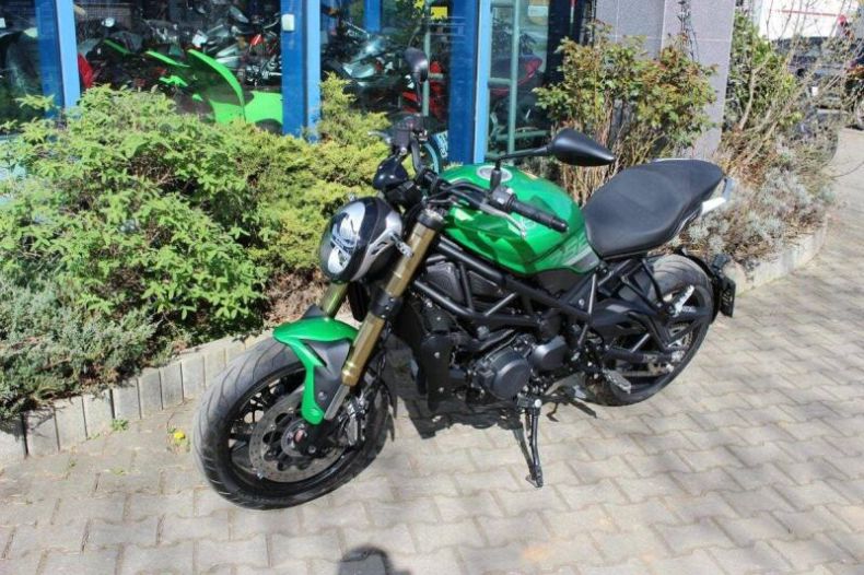 Benelli 752S - hlavní foto