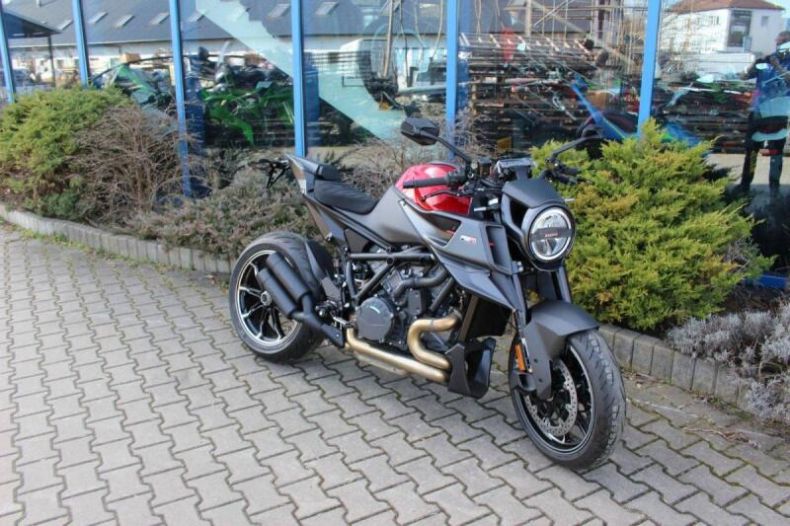 KTM Naked Bike - hlavní foto