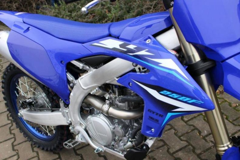 Yamaha YZ - hlavní fotka