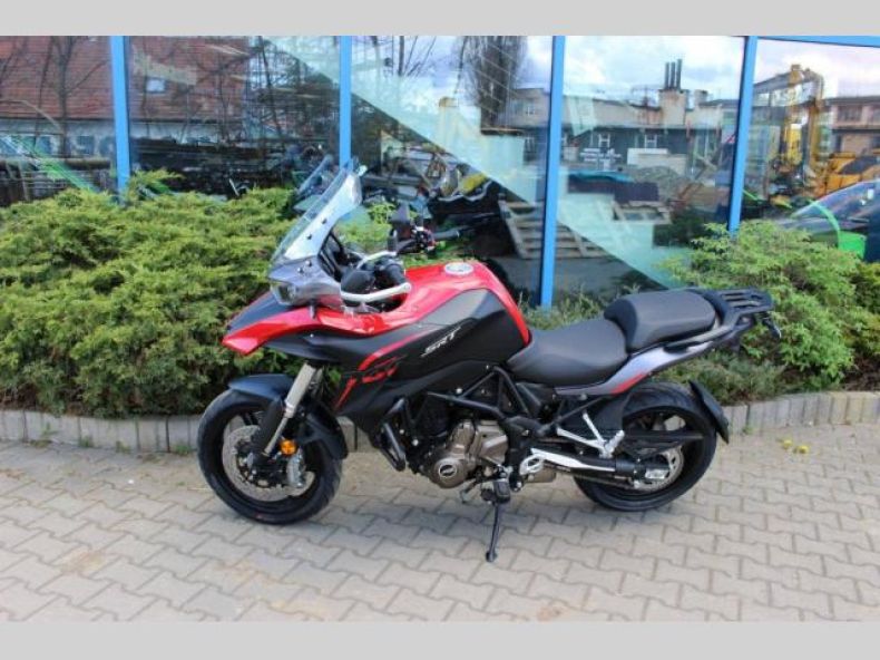 QJ Motor SRT 700 - hlavní fotka