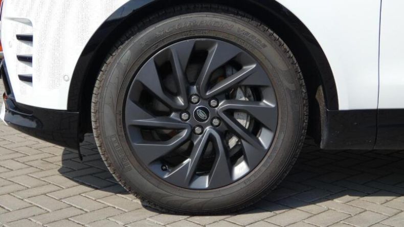 Land Rover Discovery - hlavní fotka