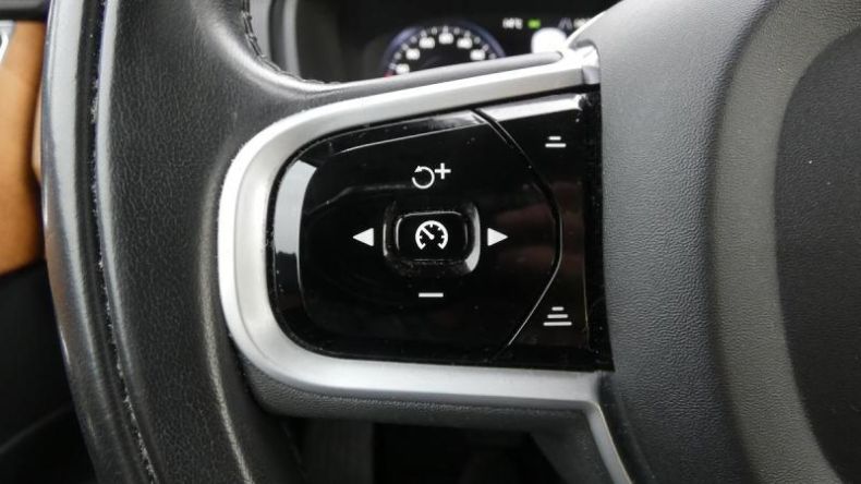 Volvo XC90 - hlavní fotka