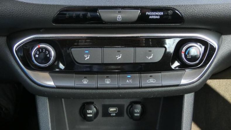 Hyundai i30 - hlavní fotka