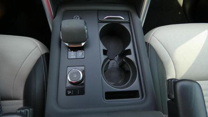 Land Rover Discovery - hlavní fotka