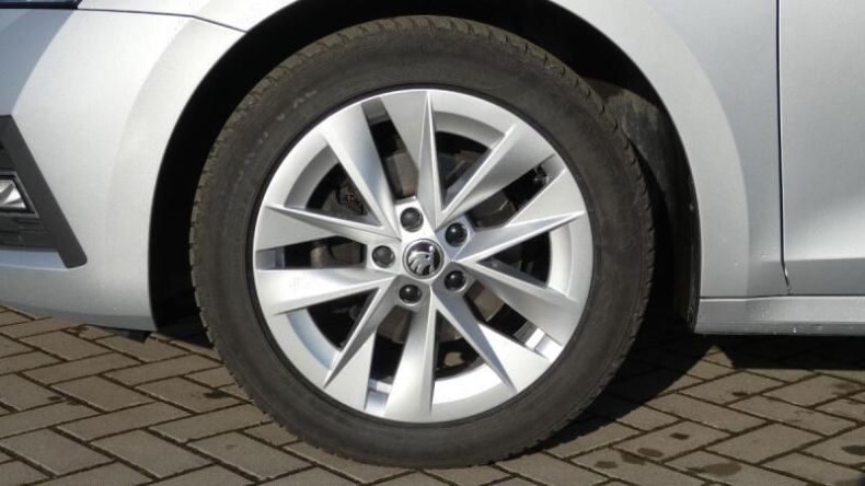 Škoda Octavia - hlavní fotka
