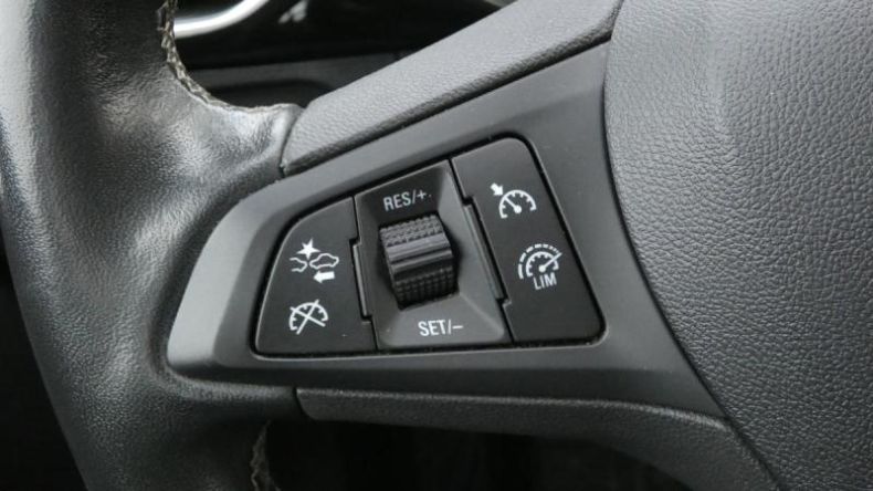 Opel Astra - hlavní fotka