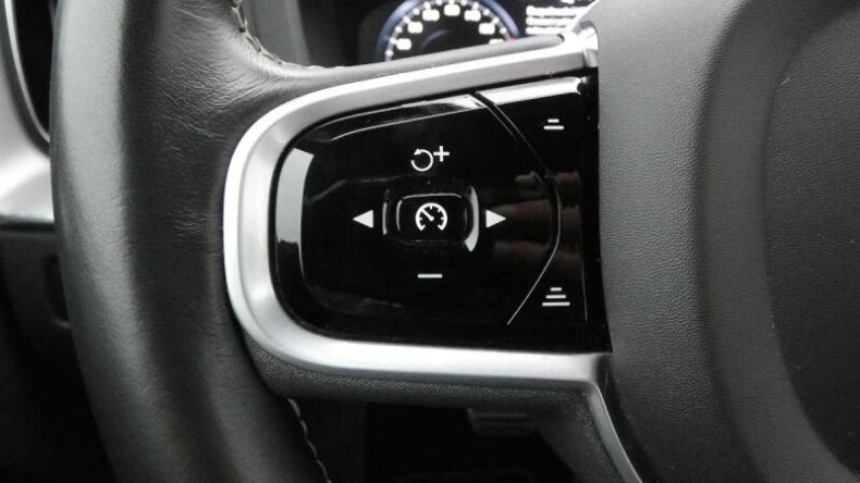 Volvo XC60 - hlavní fotka