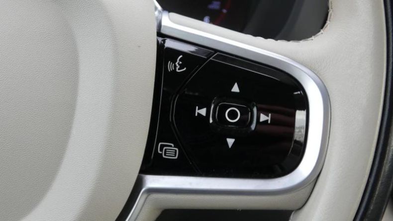 Volvo XC60 - hlavní fotka