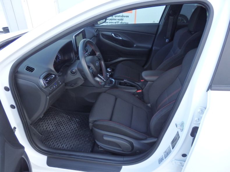 Hyundai i30 - hlavní fotka