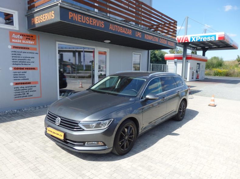 Volkswagen Passat - hlavní foto
