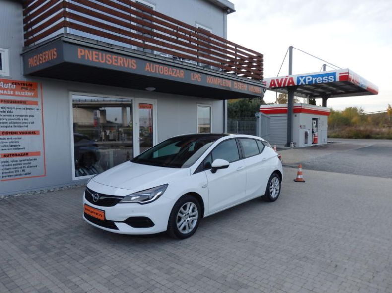 Opel Astra - hlavní foto
