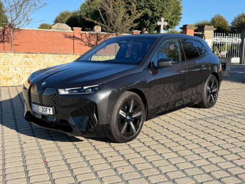 BMW iX - hlavní fotka inzerátu