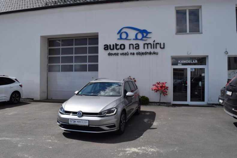 Volkswagen Golf - hlavní foto