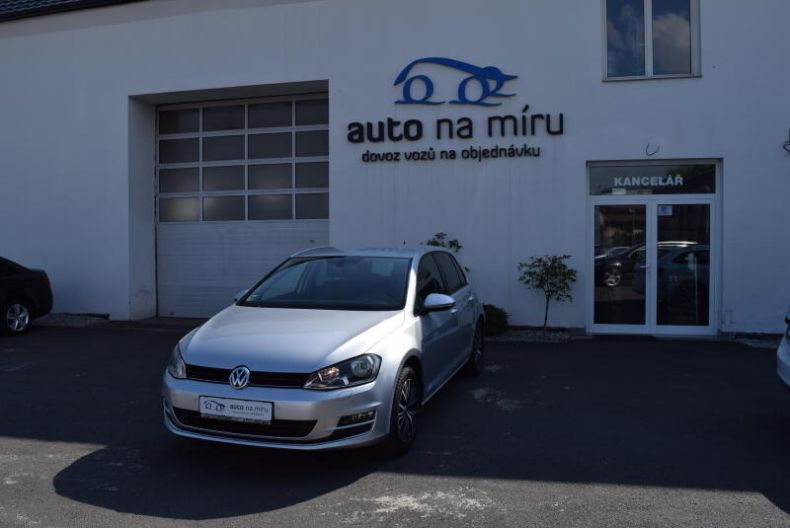 Volkswagen Golf - hlavní foto
