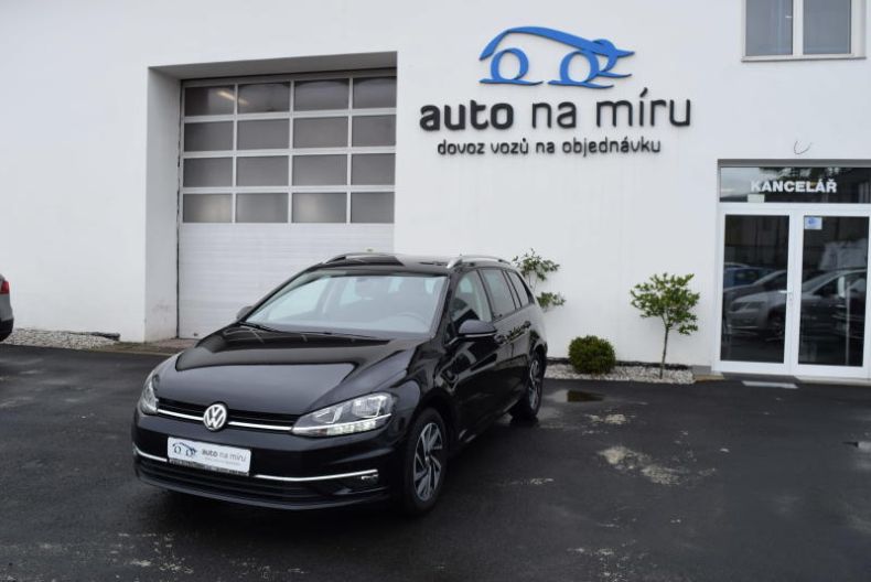 Volkswagen Golf - hlavní foto