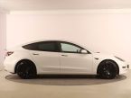 Tesla Model 3 - fotka číslo 5