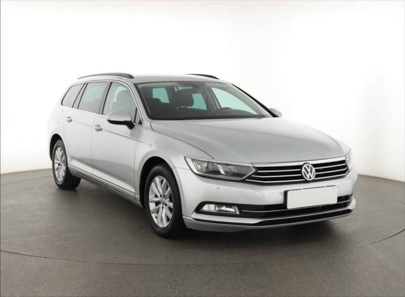 Volkswagen Passat - hlavní fotka inzerátu