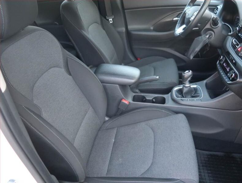 Hyundai i30 - hlavní fotka