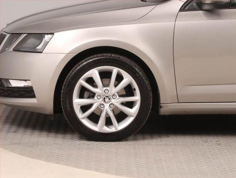 Škoda Octavia - hlavní fotka