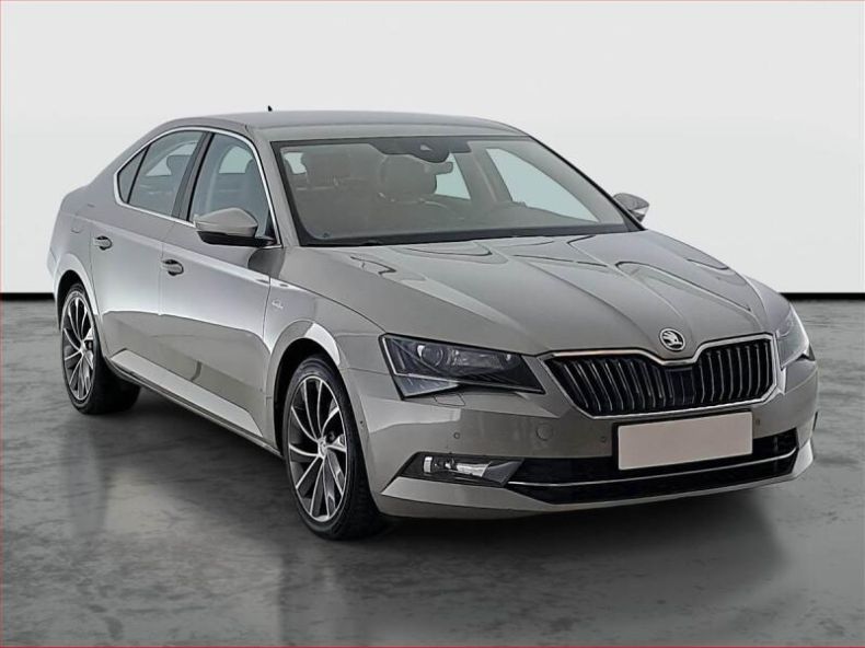 Škoda Superb - hlavní foto