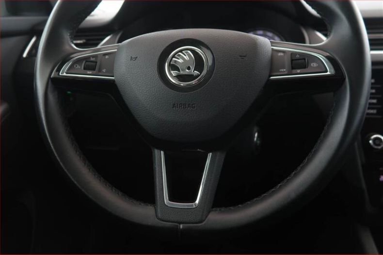Škoda Octavia - hlavní fotka