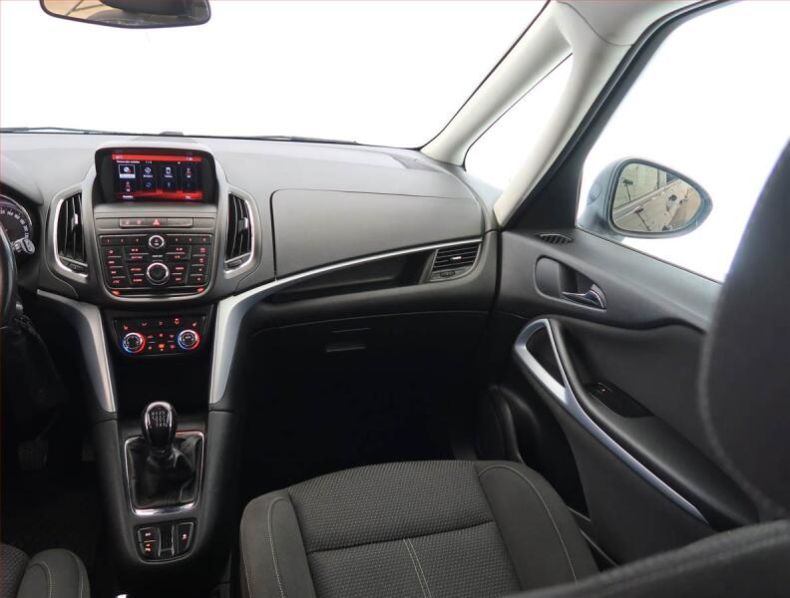 Opel Zafira - hlavní fotka