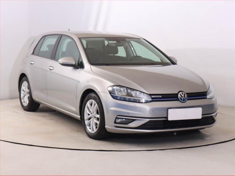Volkswagen Golf - hlavní foto